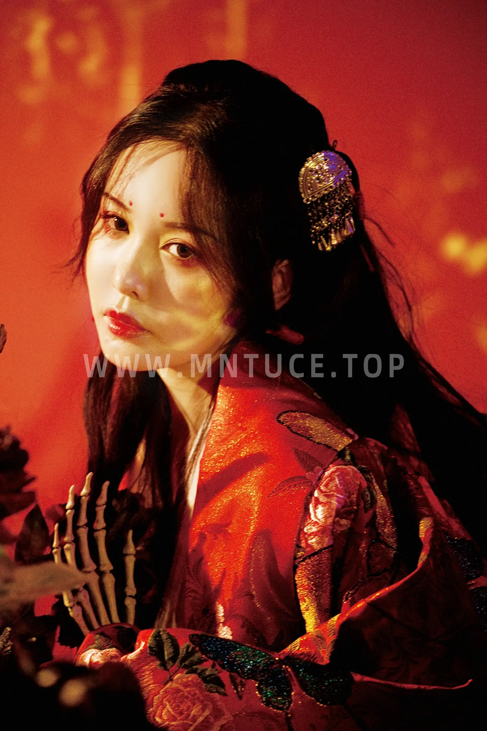 [艺图语] 2022.08.29 Vol.1823 – 雨女 英俊lulu酱#[24P]-8