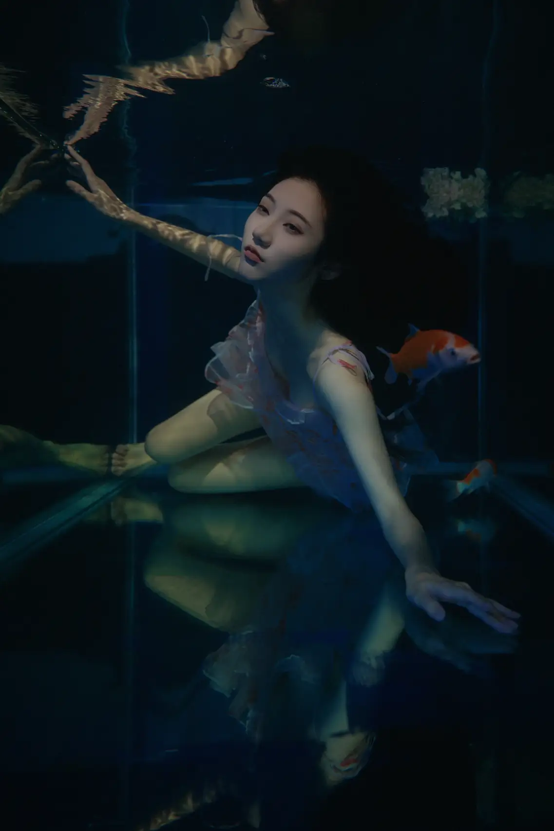 [艺图语] 2022.08.27 Vol.1806 – 有人喜欢蓝 阿万#[45P]-5