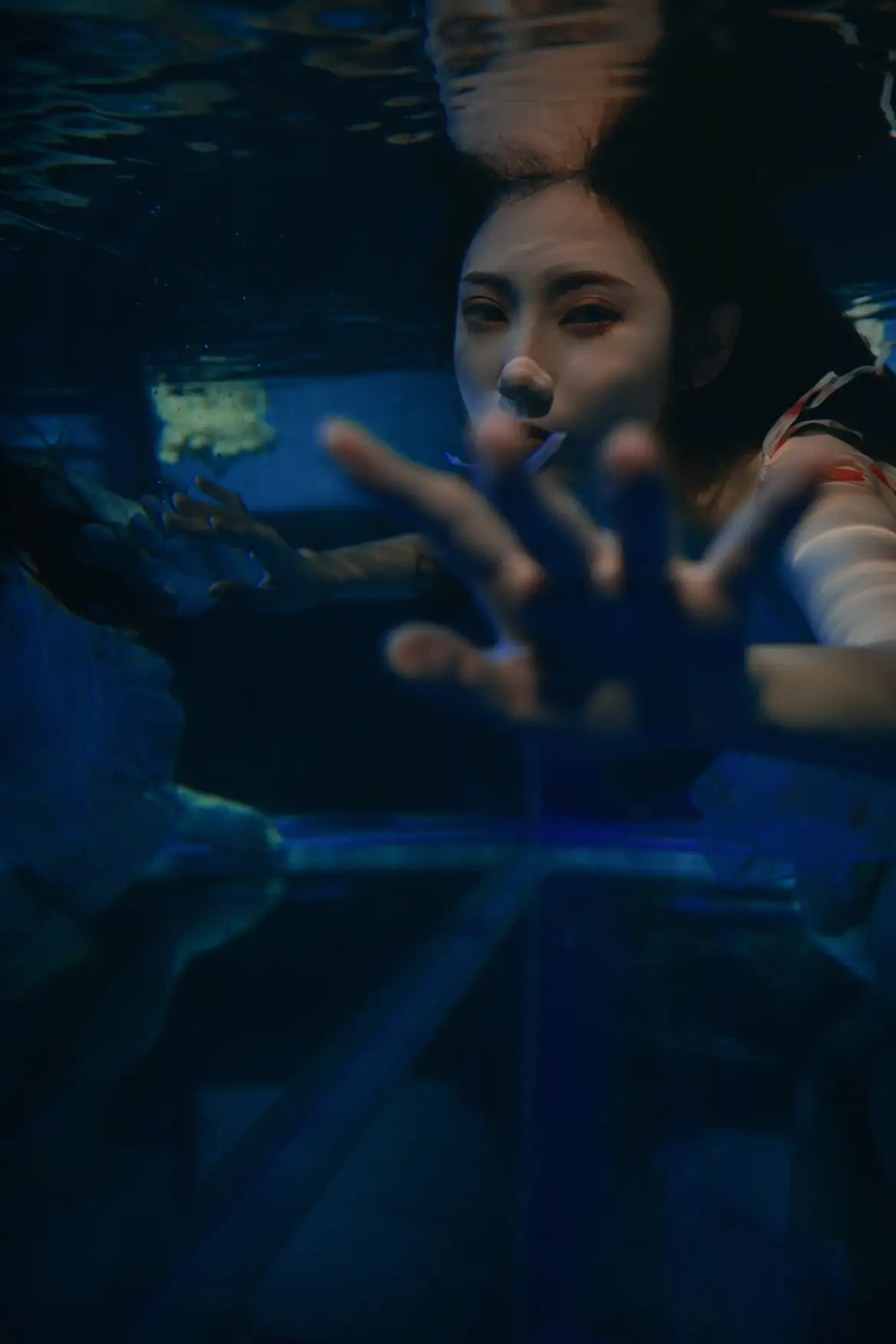 [艺图语] 2022.08.27 Vol.1806 – 有人喜欢蓝 阿万#[45P]-7