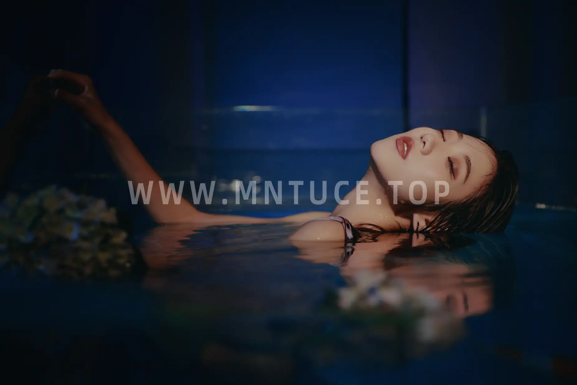 [艺图语] 2022.08.27 Vol.1806 – 有人喜欢蓝 阿万#[45P]-8