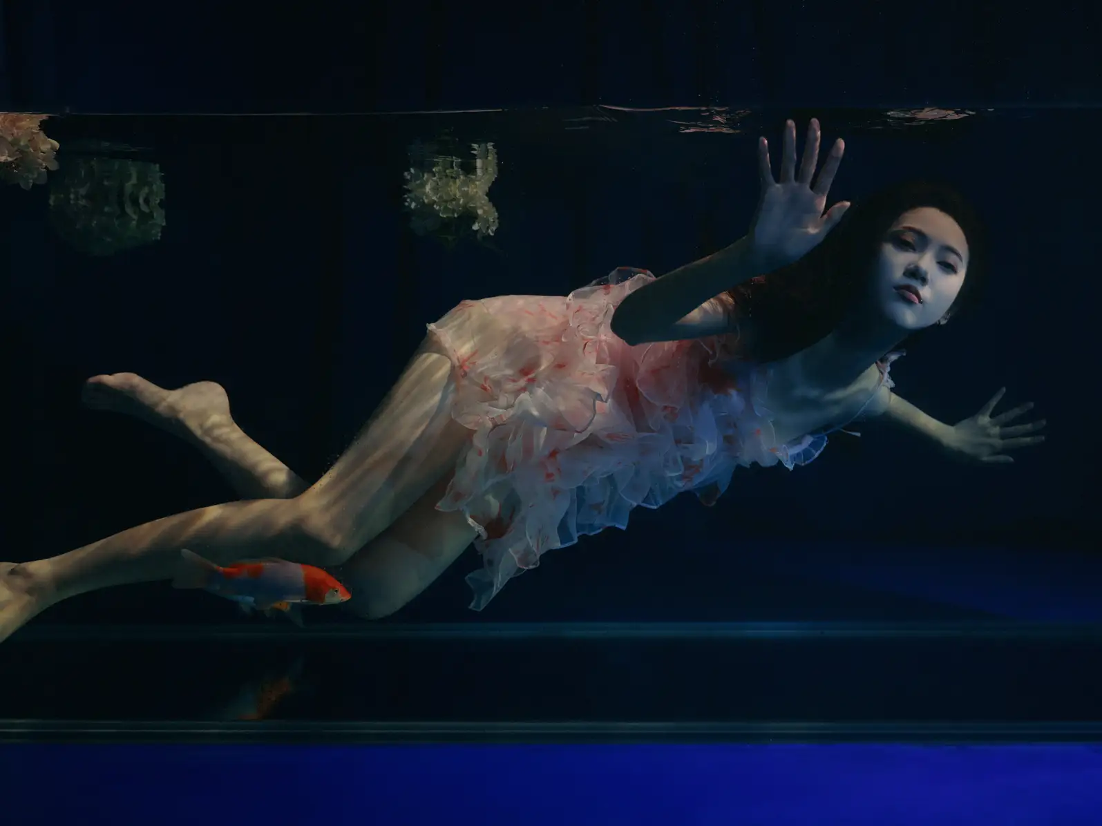 [艺图语] 2022.08.27 Vol.1806 – 有人喜欢蓝 阿万#[45P]-9