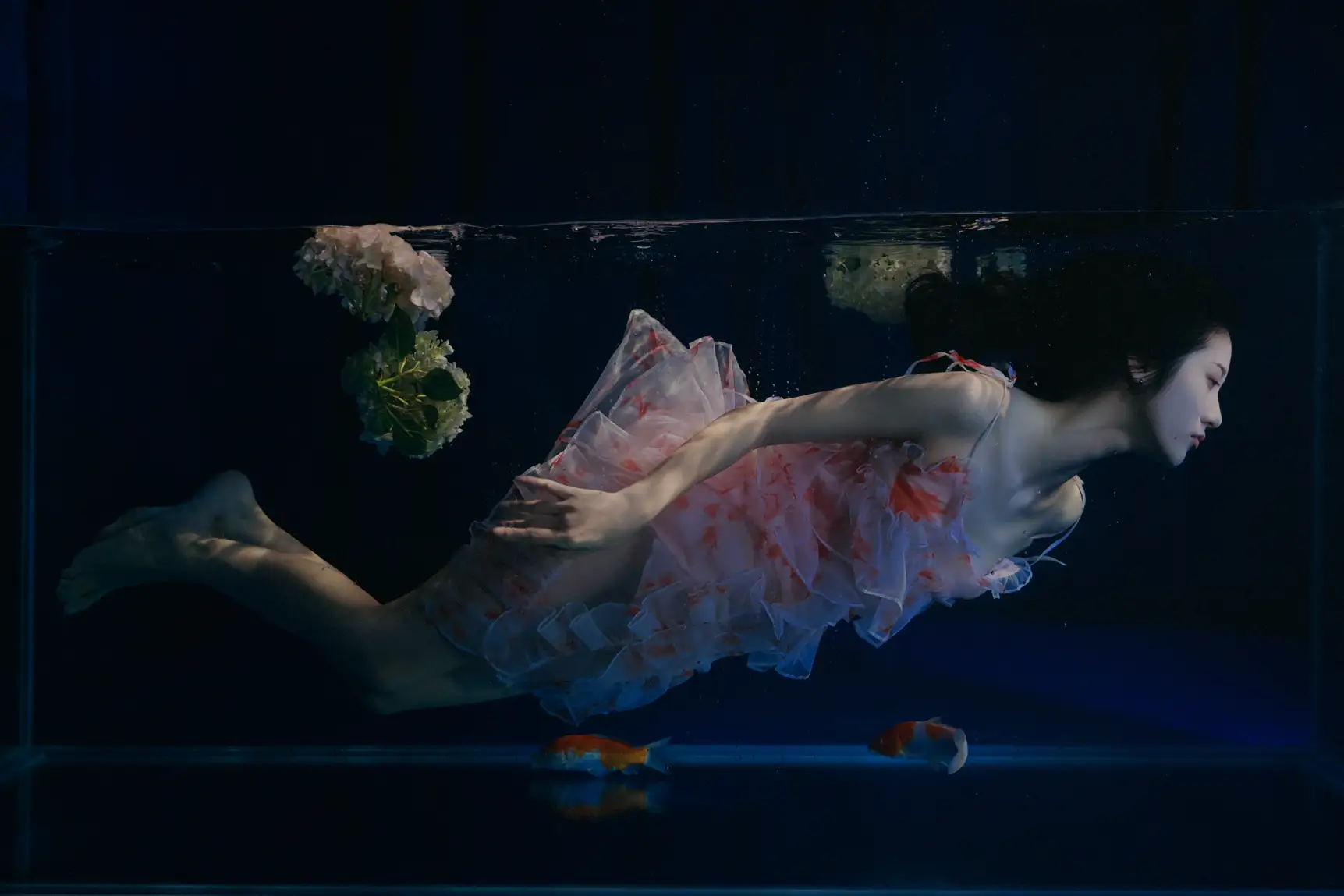 [艺图语] 2022.08.27 Vol.1806 – 有人喜欢蓝 阿万#[45P]-10