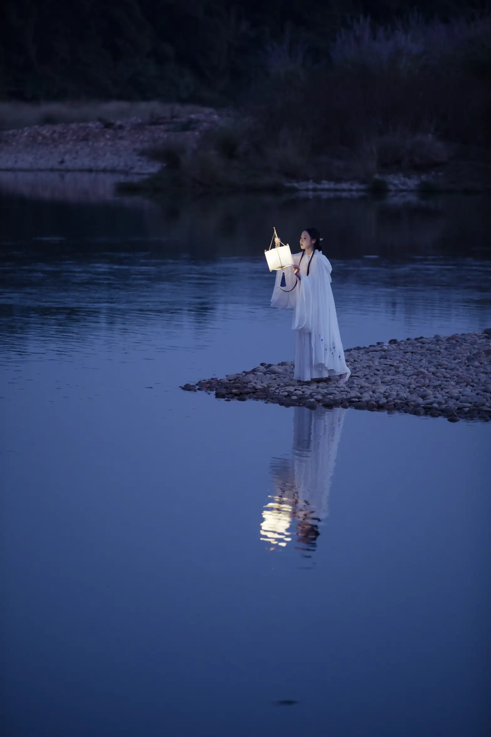 [艺图语] 2022.06.02 Vol.1065 – 萤火 卓妍#[28P]-1