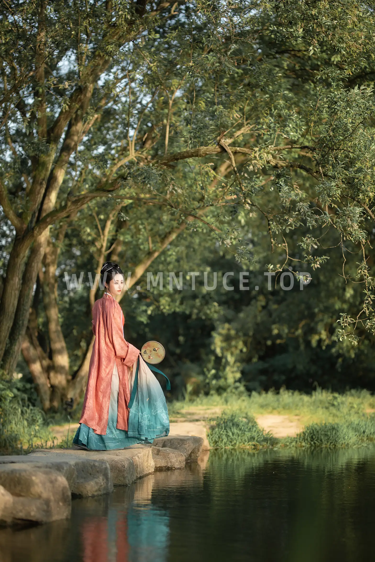 [艺图语] 2022.06.24 Vol.1275 – 凉夏 小温暖想要个大太阳#[23P]-9