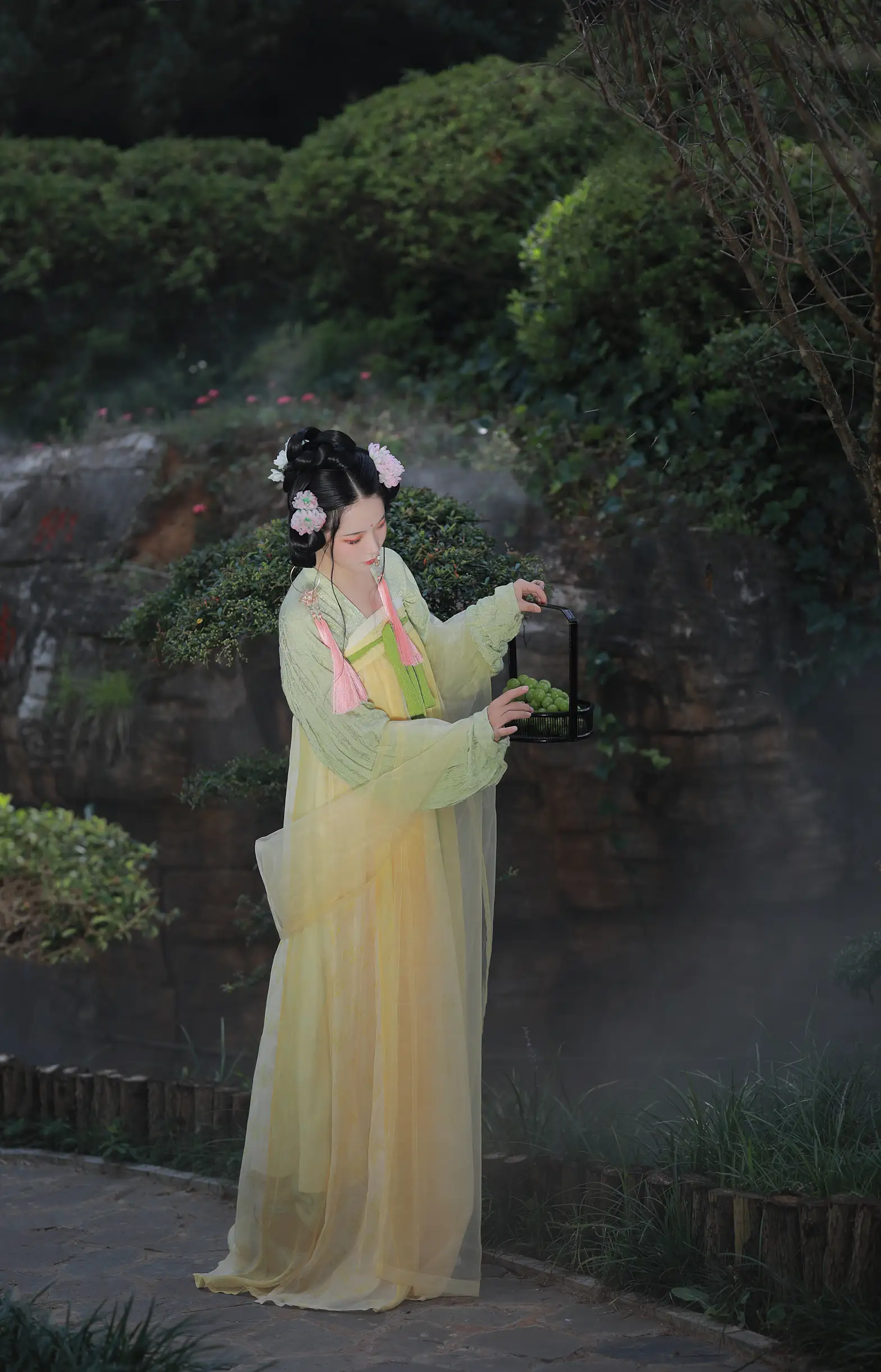 [艺图语] 2022.09.08 Vol.1903 – 若无闲事挂心头 落花人独立#[33P]-10