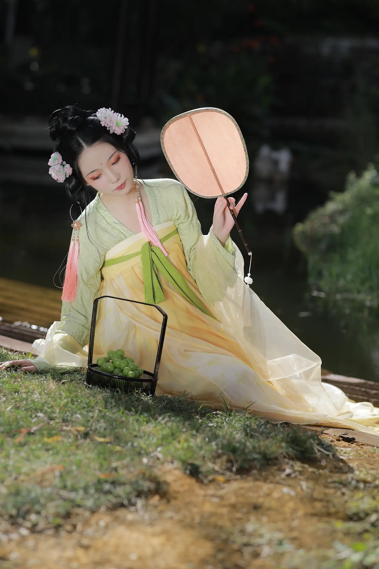 [艺图语] 2022.09.08 Vol.1903 – 若无闲事挂心头 落花人独立#[33P]-1