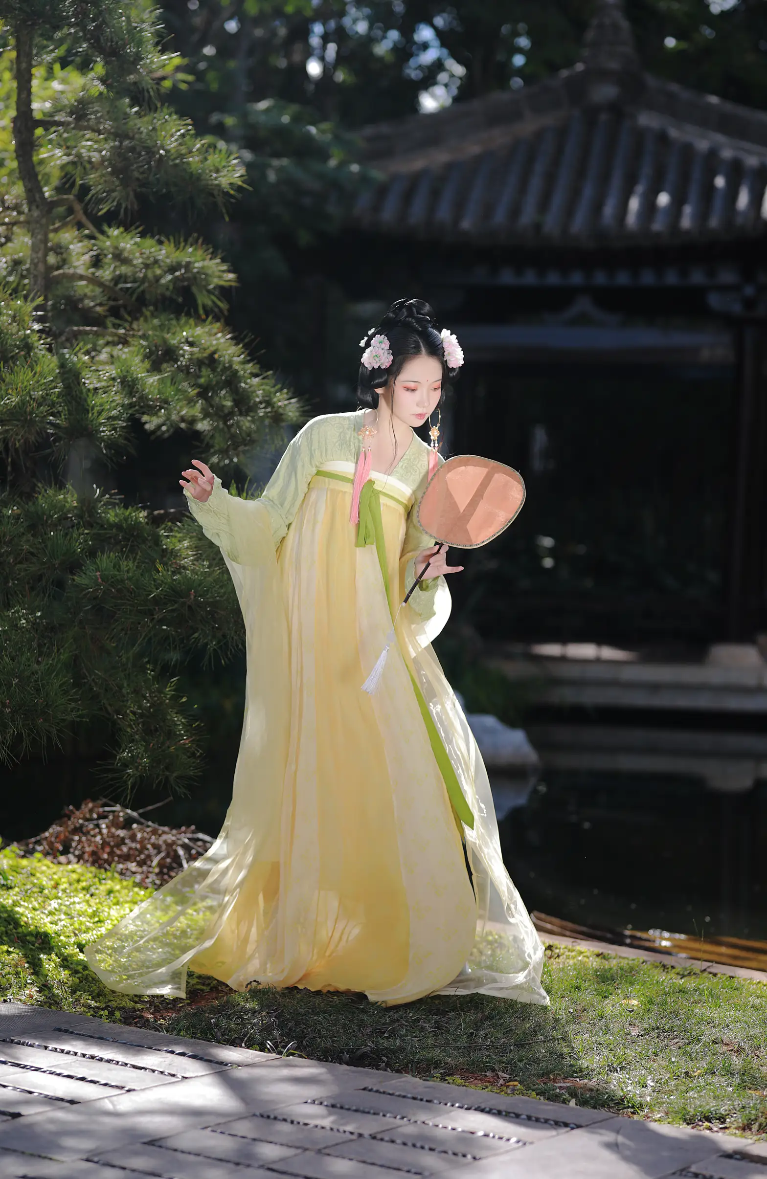 [艺图语] 2022.09.08 Vol.1903 – 若无闲事挂心头 落花人独立#[33P]-8