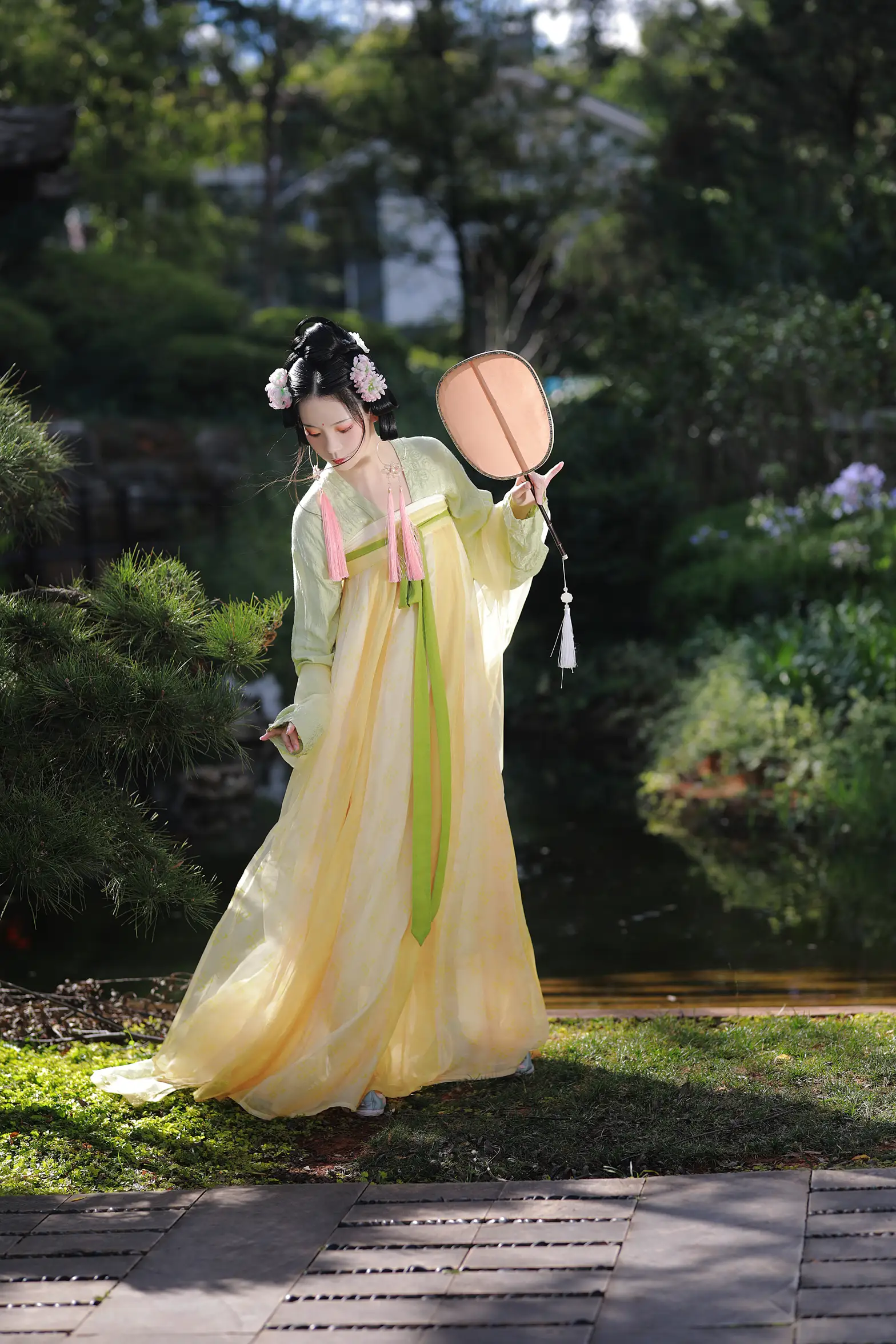 [艺图语] 2022.09.08 Vol.1903 – 若无闲事挂心头 落花人独立#[33P]-10