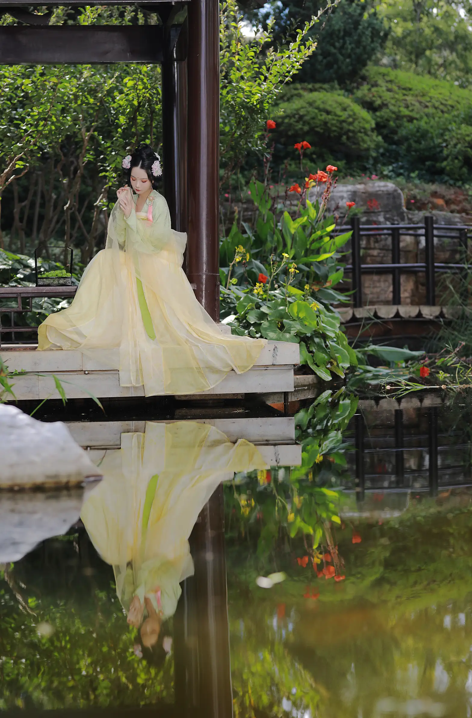 [艺图语] 2022.09.08 Vol.1903 – 若无闲事挂心头 落花人独立#[33P]-6