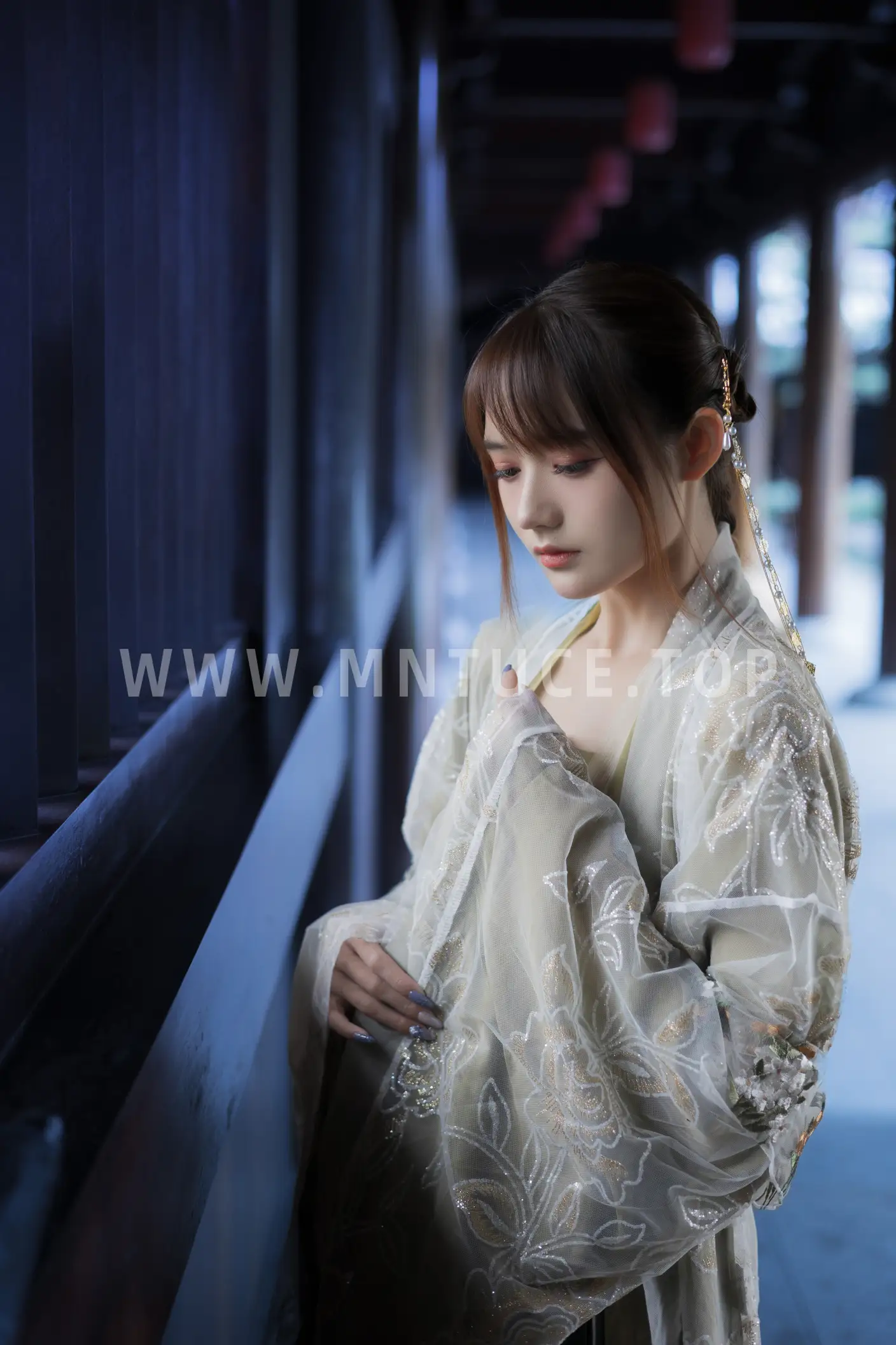 [艺图语] 2022.07.02 Vol.1351 – 宫墙柳 兔子Zzz不吃胡萝卜#[44P]-9