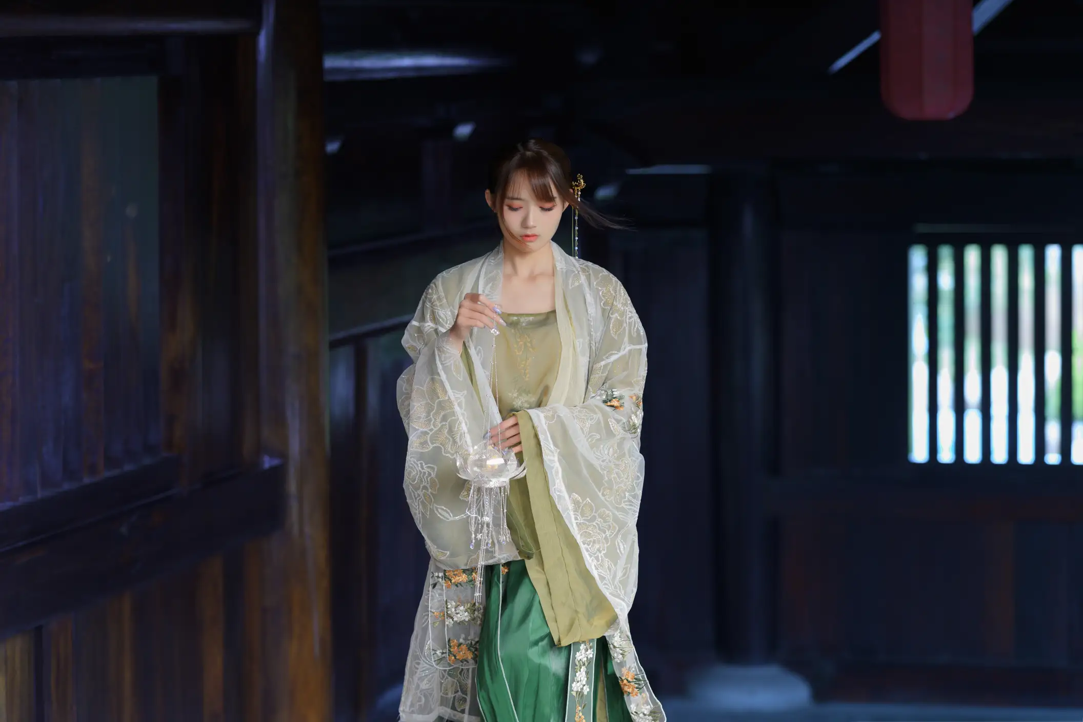 [艺图语] 2022.07.02 Vol.1351 – 宫墙柳 兔子Zzz不吃胡萝卜#[44P]-5