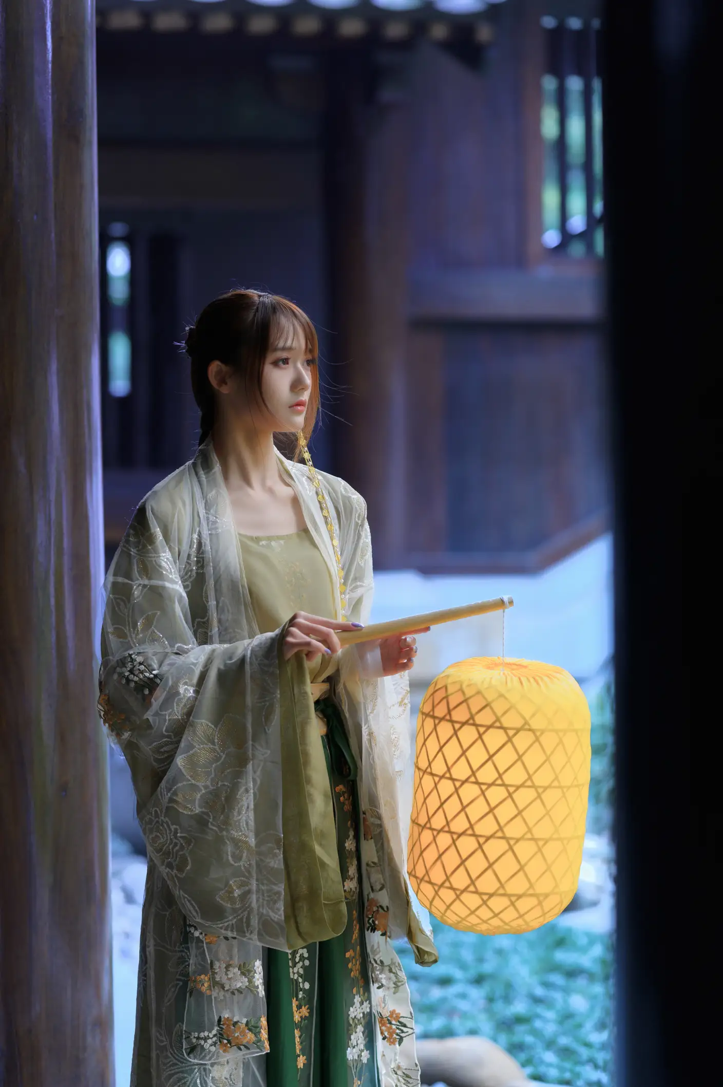 [艺图语] 2022.07.02 Vol.1351 – 宫墙柳 兔子Zzz不吃胡萝卜#[44P]-2