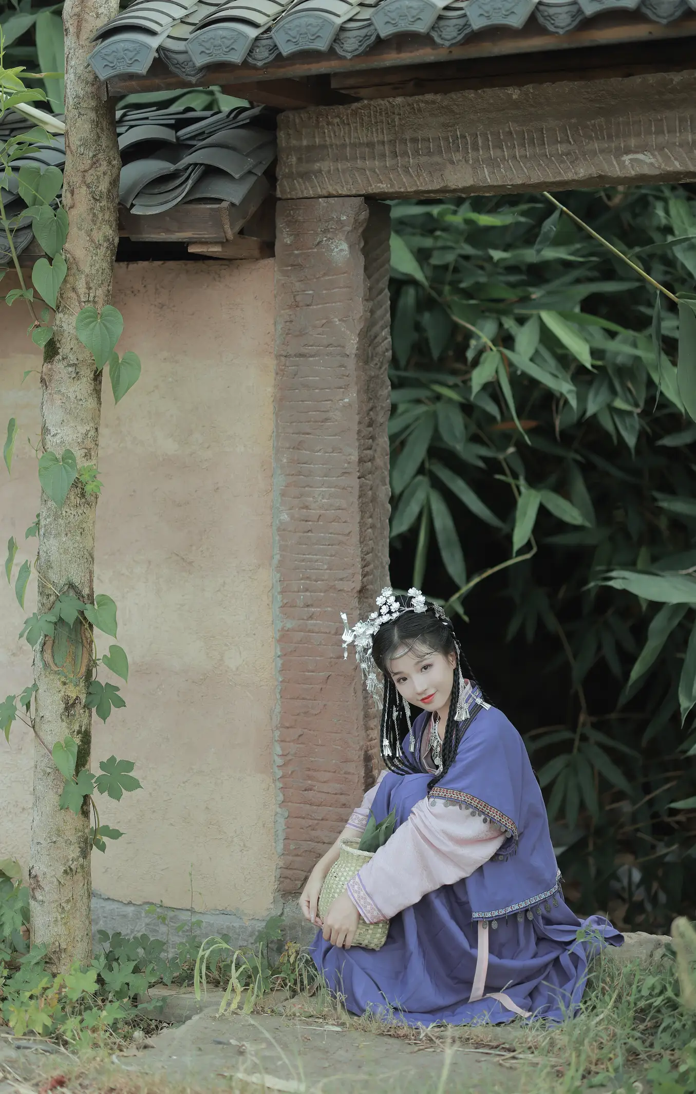 [艺图语] 2022.09.14 Vol.1947 – 苗疆少女 卷卷#[22P]-1