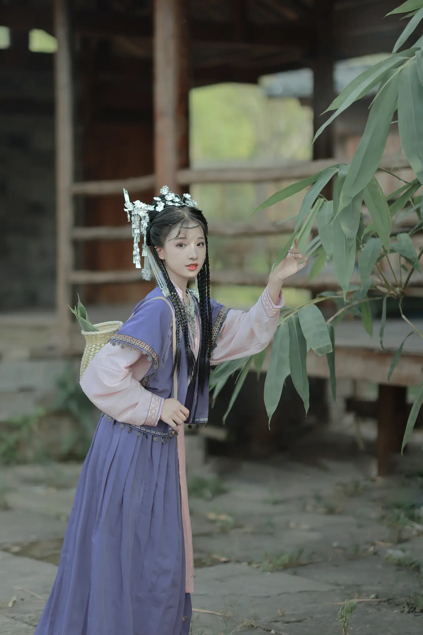 [艺图语] 2022.09.14 Vol.1947 – 苗疆少女 卷卷#[22P]-3