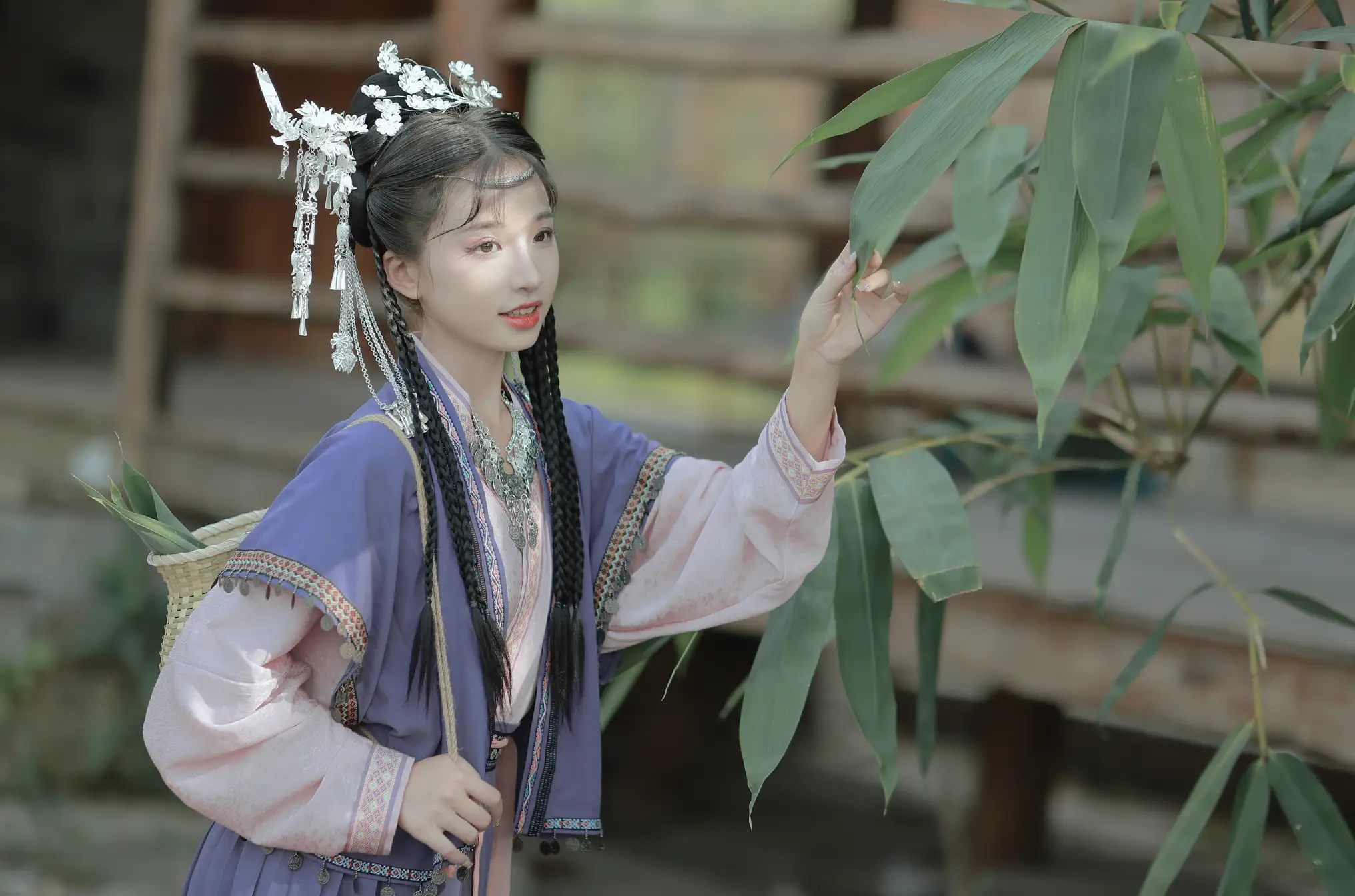 [艺图语] 2022.09.14 Vol.1947 – 苗疆少女 卷卷#[22P]-4