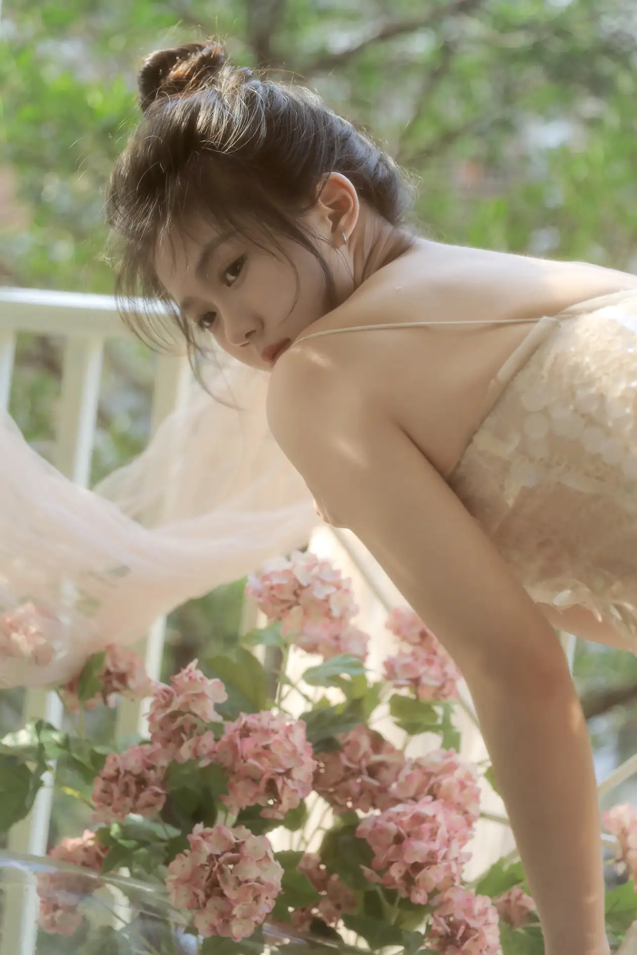 [艺图语] 2022.09.08 Vol.1899 – 光将浪漫撒人间 聂十三#[21P]-9