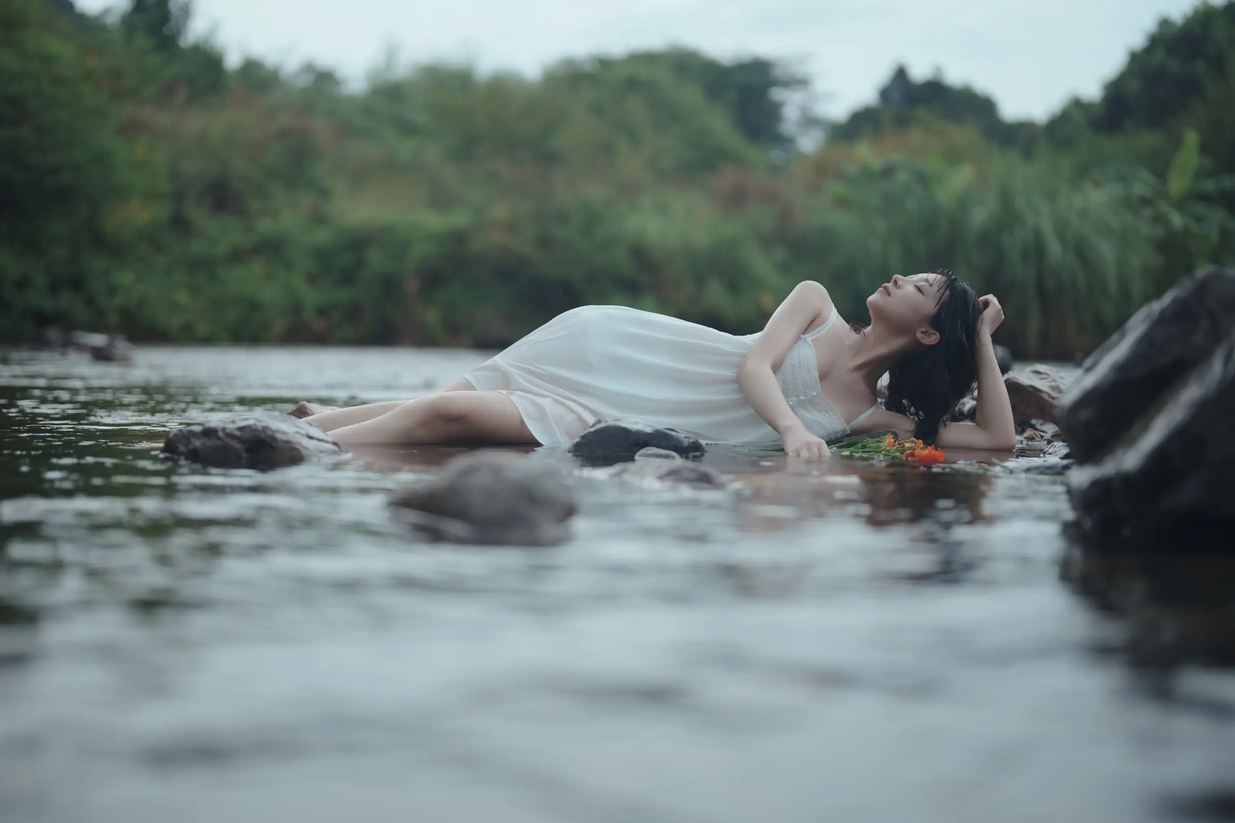 [艺图语] 2022.09.12 Vol.1936 – 又甜又欲，很难不爱。山涧溪水，清凉一夏 七七#[57P]-1