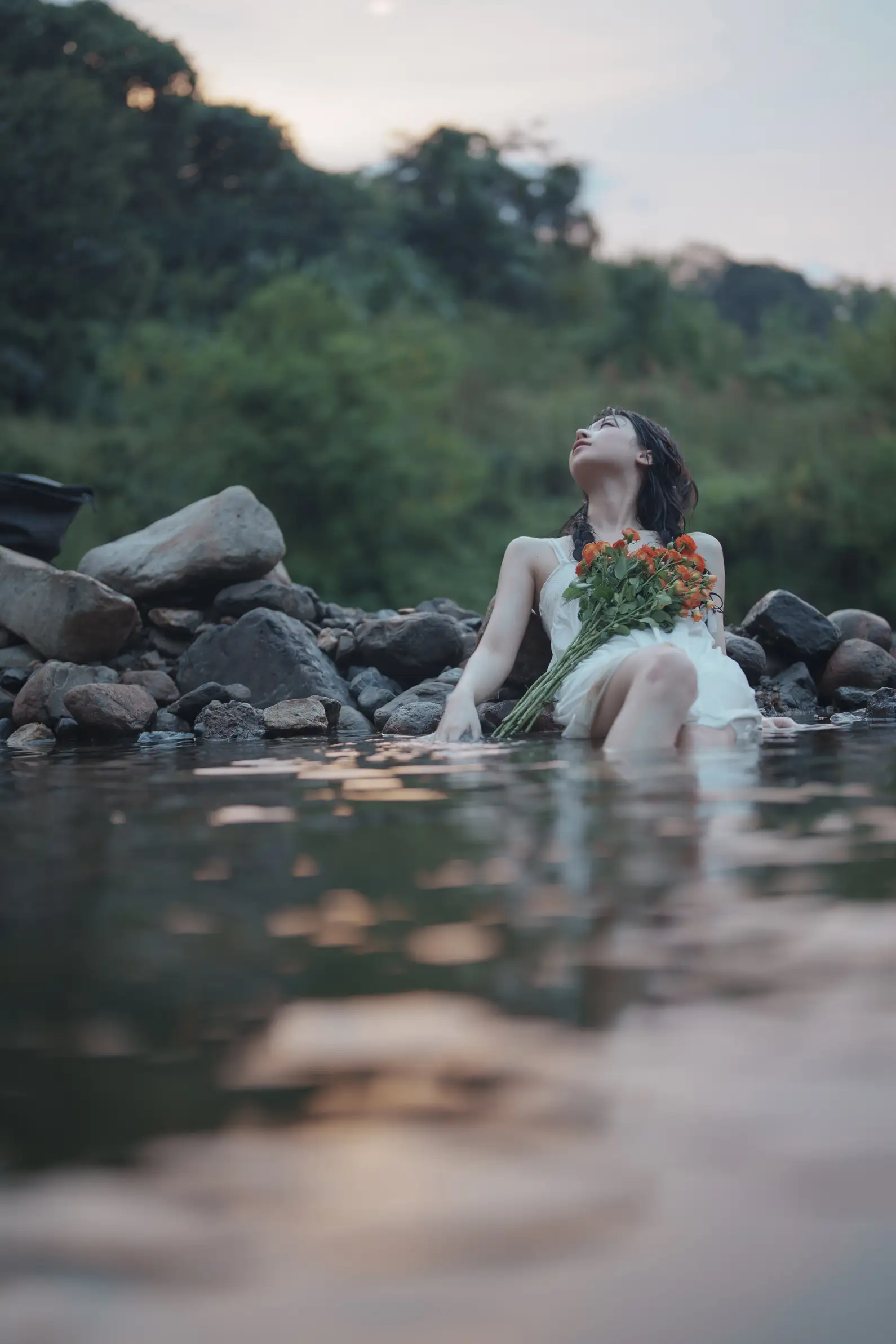 [艺图语] 2022.09.12 Vol.1936 – 又甜又欲，很难不爱。山涧溪水，清凉一夏 七七#[57P]-1