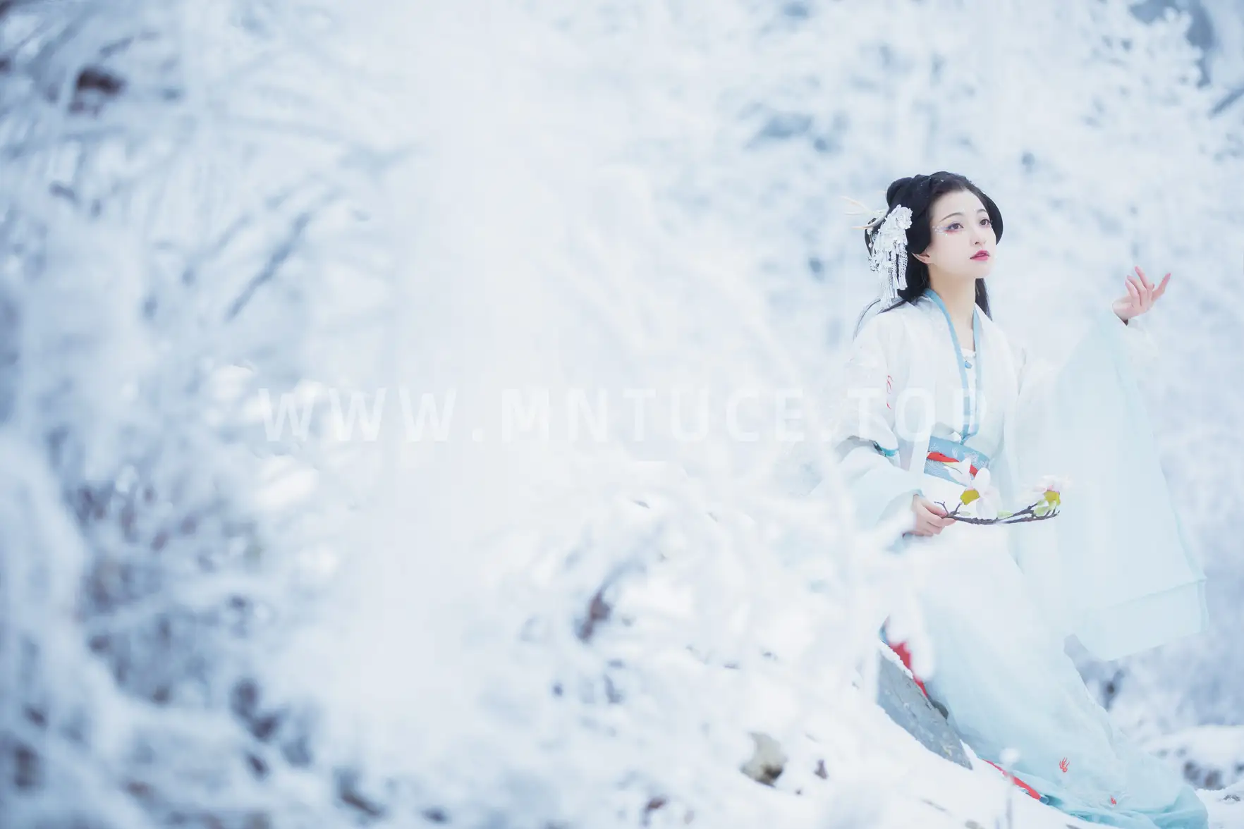 [艺图语] 2022.01.12 Vol.634 – 雪妖 一千只大日日#[22P]-10