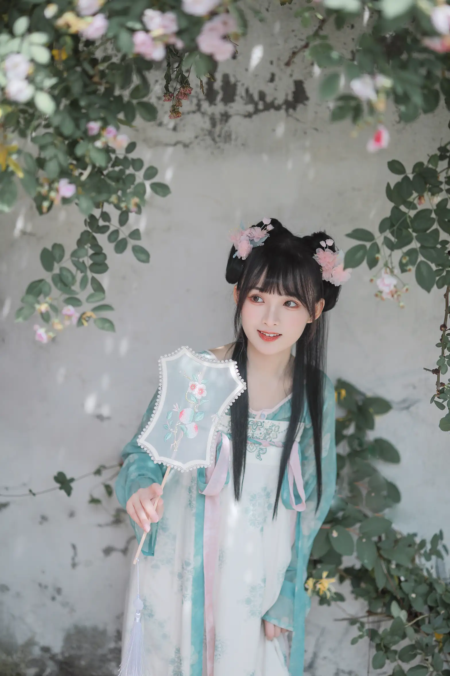 [艺图语] 2022.06.14 Vol.1175 – 渐开荷芰落蔷薇 莉莉崽w#[20P]-8