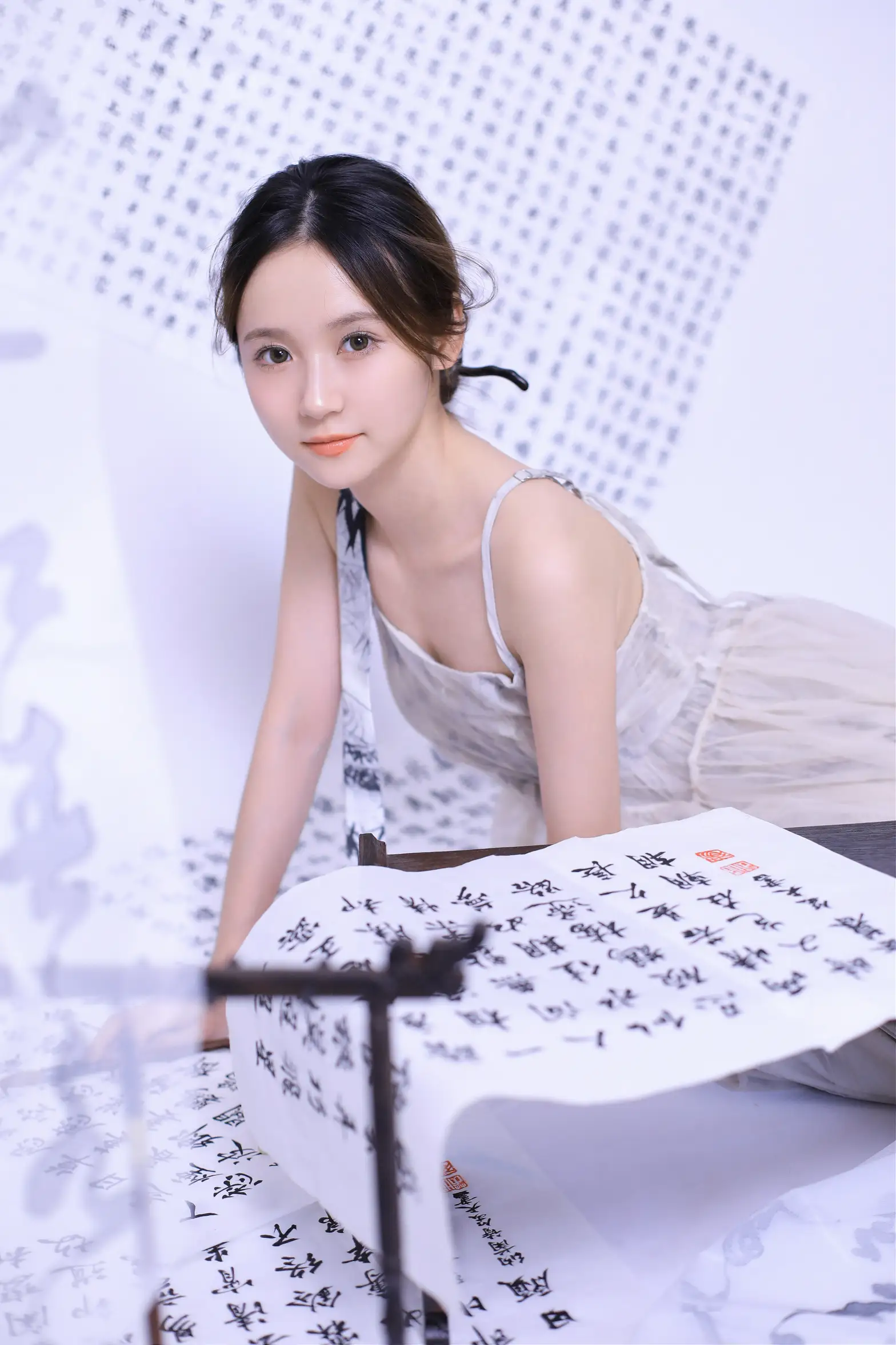 [艺图语] 2022.11.12 Vol.2424 – 坐看闲庭听书语 不爱奶糖#[26P]-1