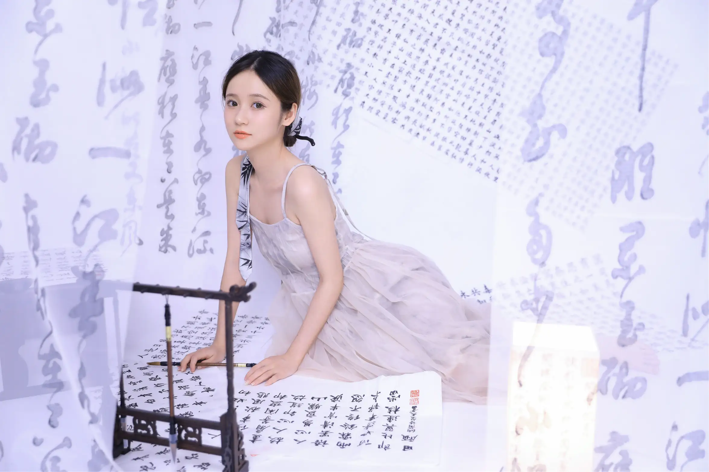 [艺图语] 2022.11.12 Vol.2424 – 坐看闲庭听书语 不爱奶糖#[26P]-2