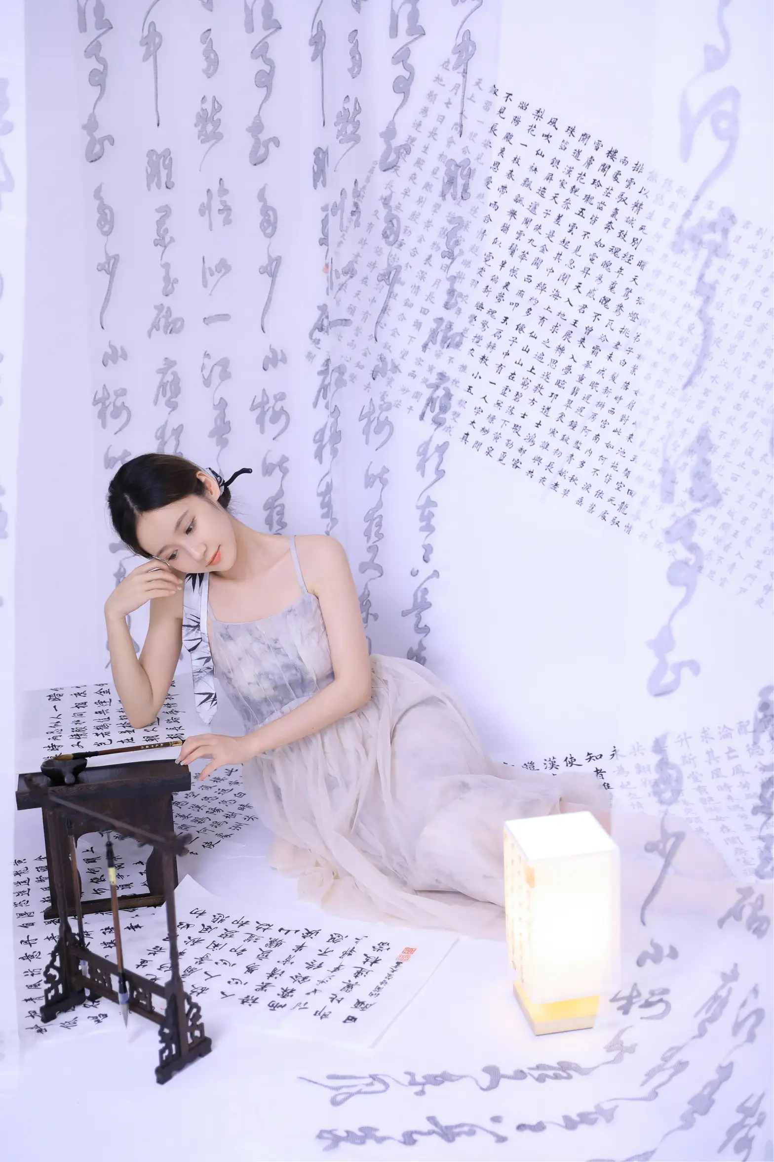 [艺图语] 2022.11.12 Vol.2424 – 坐看闲庭听书语 不爱奶糖#[26P]-5