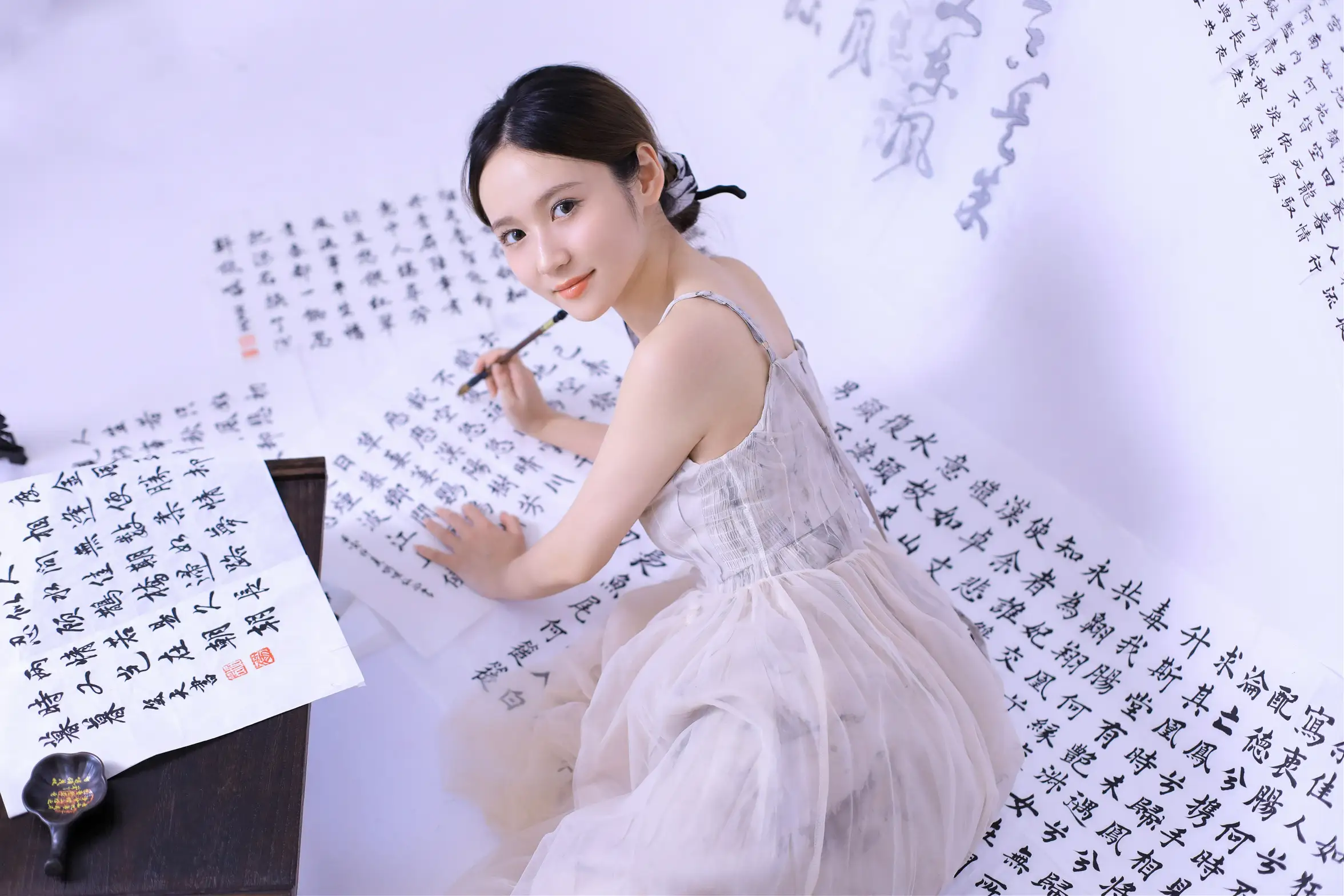 [艺图语] 2022.11.12 Vol.2424 – 坐看闲庭听书语 不爱奶糖#[26P]-6