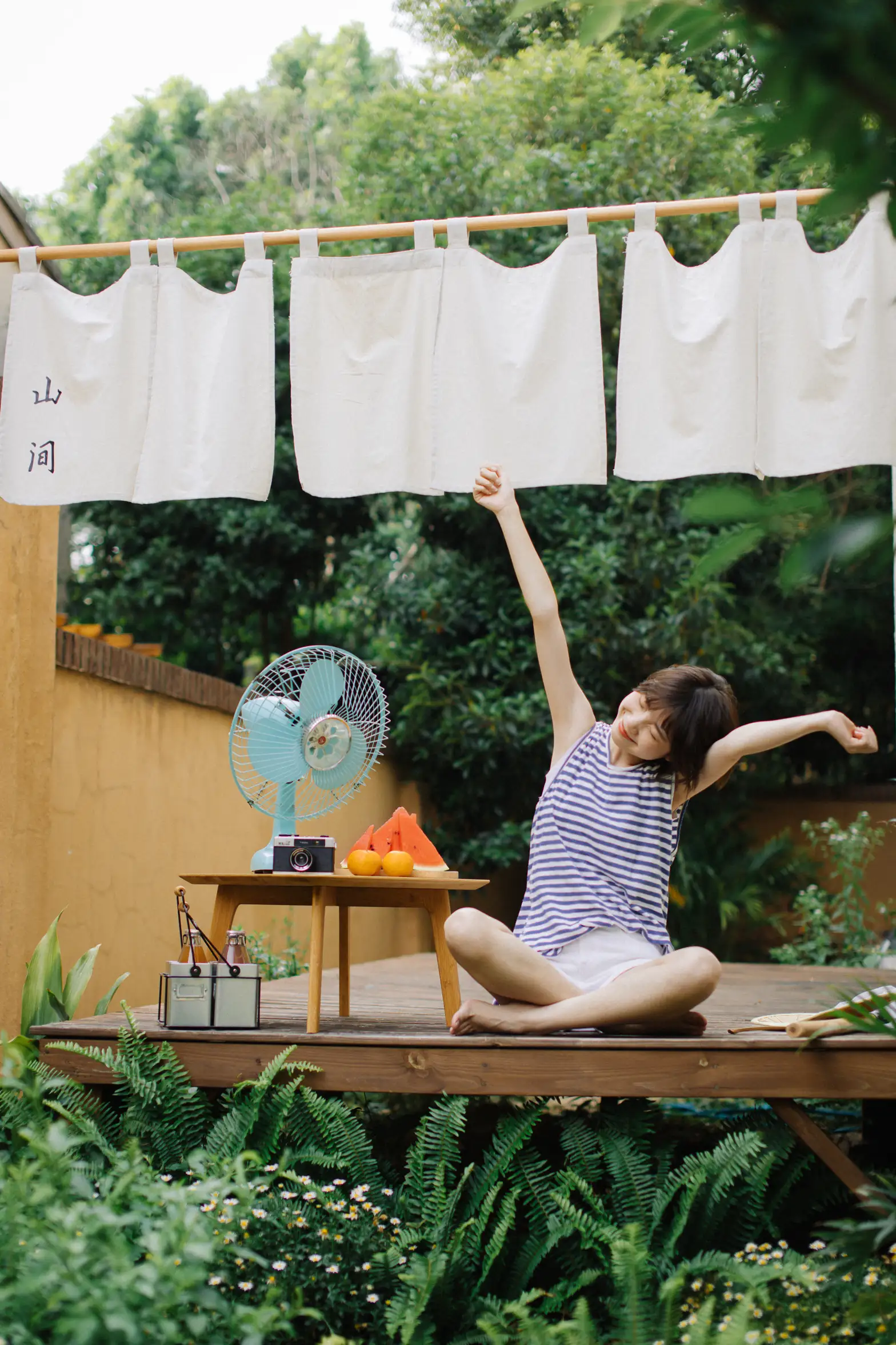 [艺图语] 2022.11.11 Vol.2409 – 捕捉夏天的风 77#[32P]-1