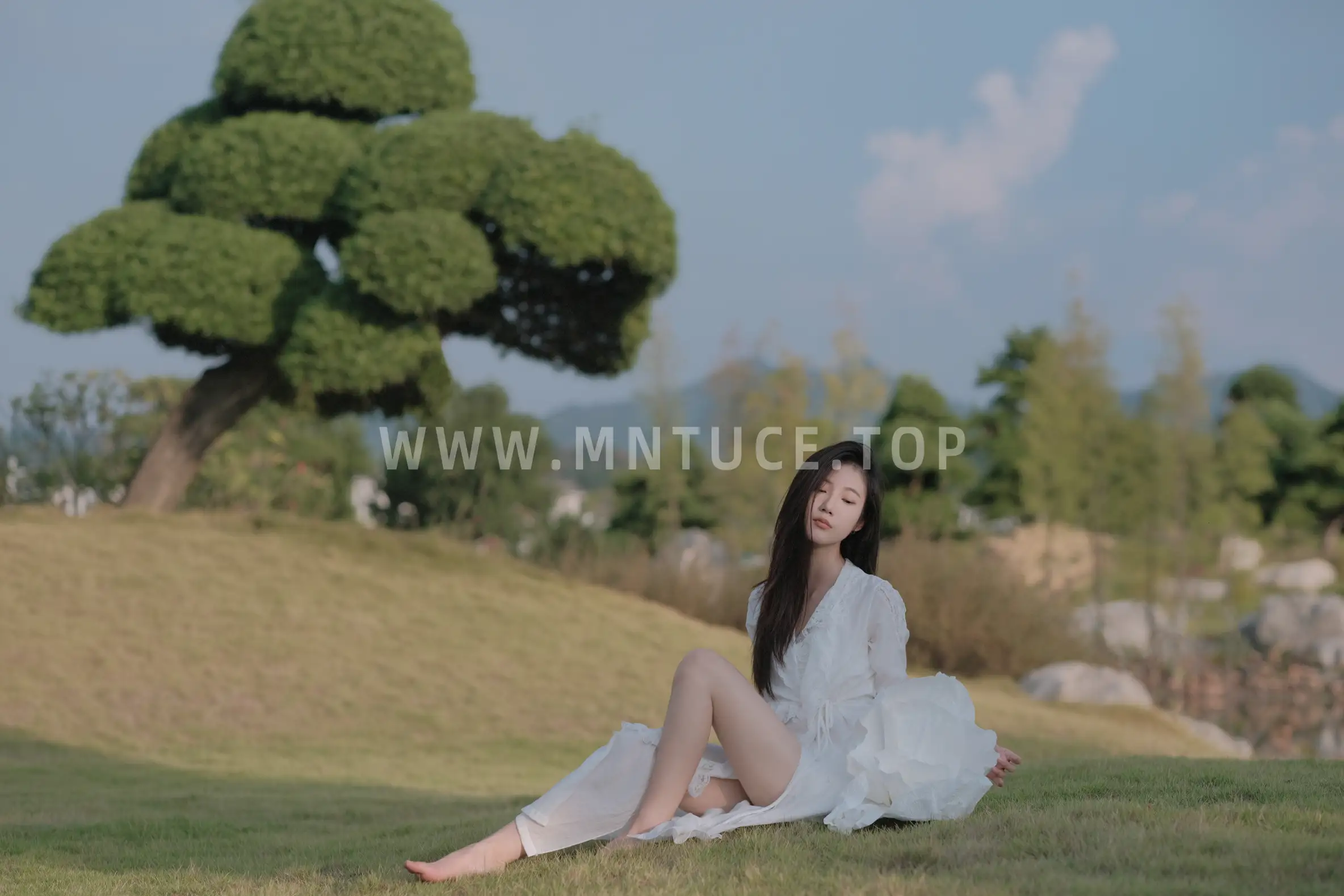 [艺图语] 2022.11.17 Vol.2461 – 秋风 阿万#[46P]-2
