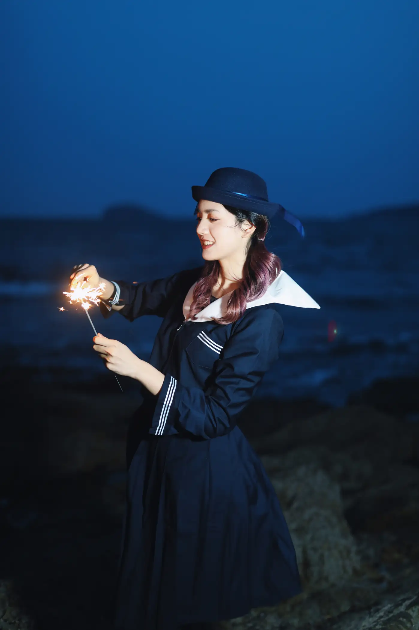 [艺图语] 2022.11.24 Vol.2519 – 无人海滩的烟火 茜akane#[25P]-1