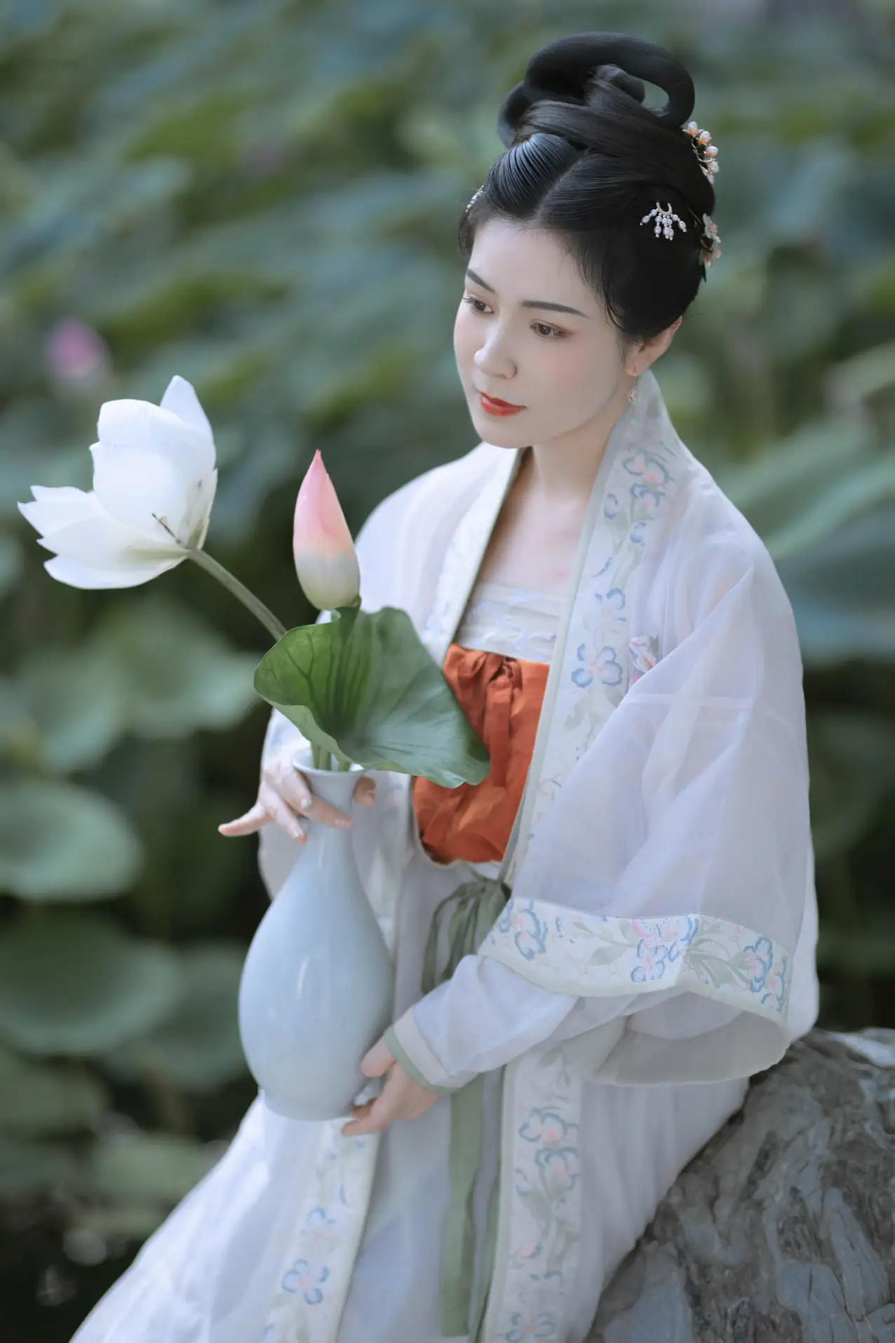 [艺图语] 2022.11.21 Vol.2495 – 陶然荷韵 周曦彤#[26P]-10