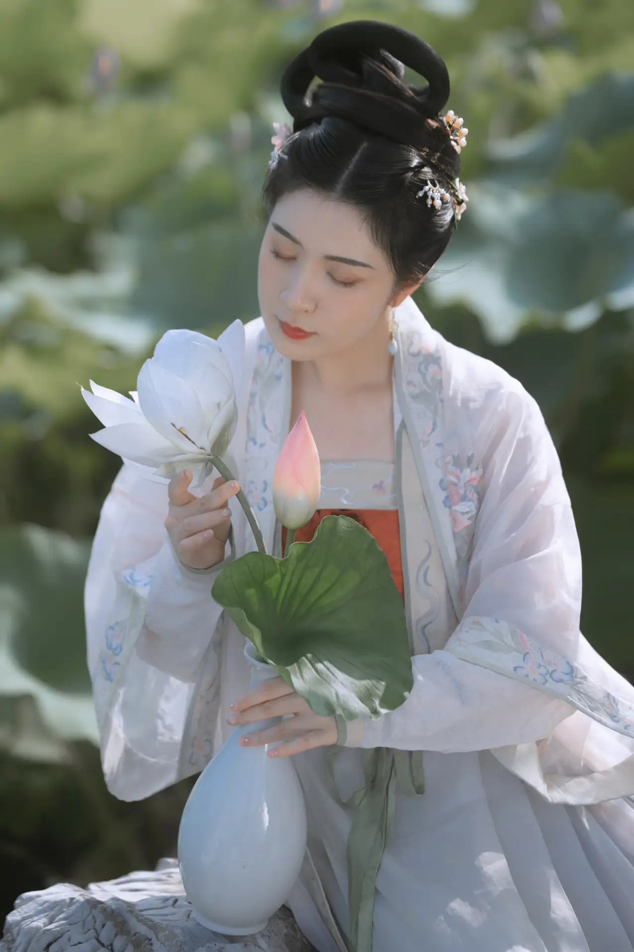 [艺图语] 2022.11.21 Vol.2495 – 陶然荷韵 周曦彤#[26P]-2