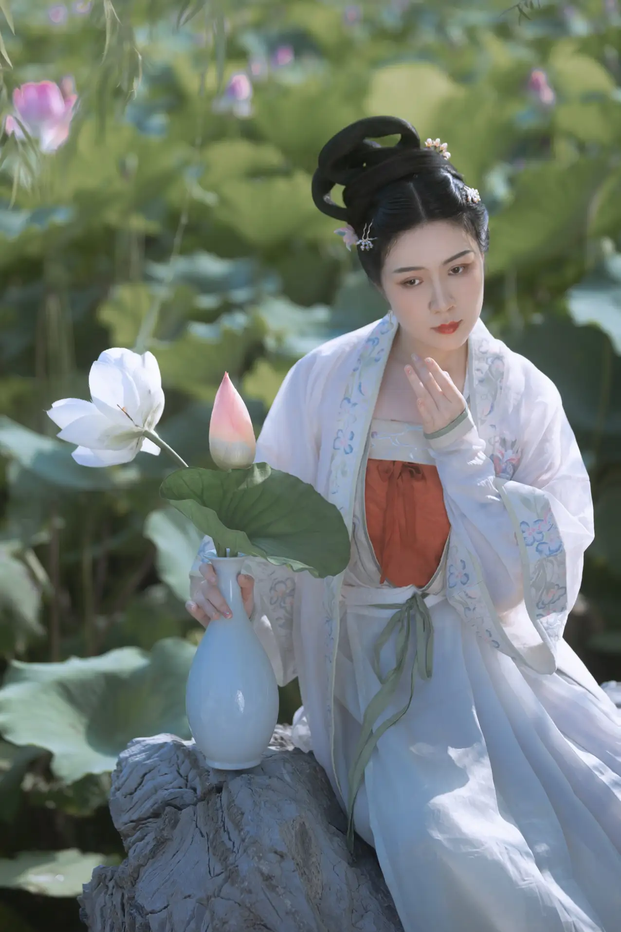 [艺图语] 2022.11.21 Vol.2495 – 陶然荷韵 周曦彤#[26P]-5