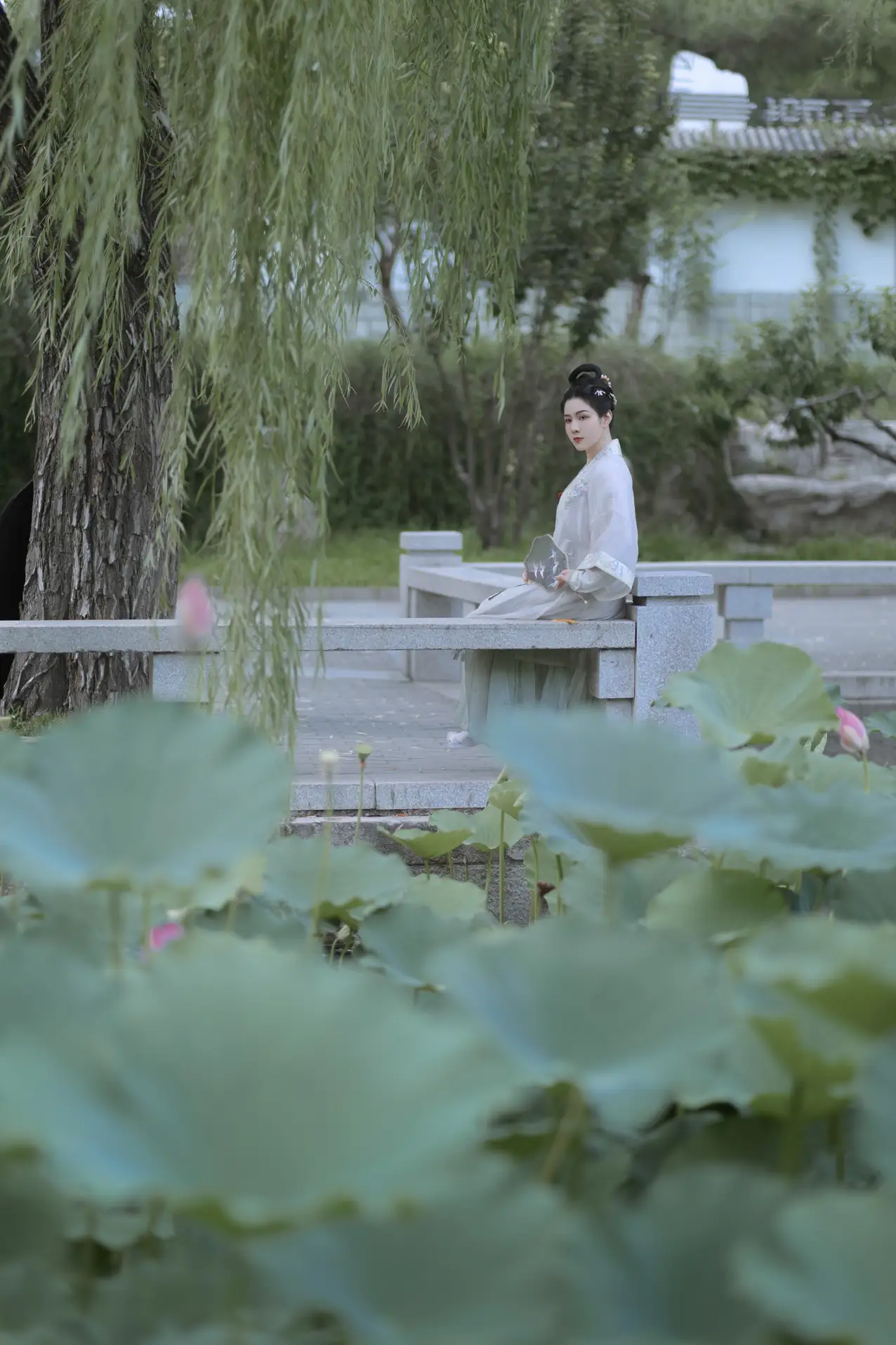 [艺图语] 2022.11.21 Vol.2495 – 陶然荷韵 周曦彤#[26P]-4