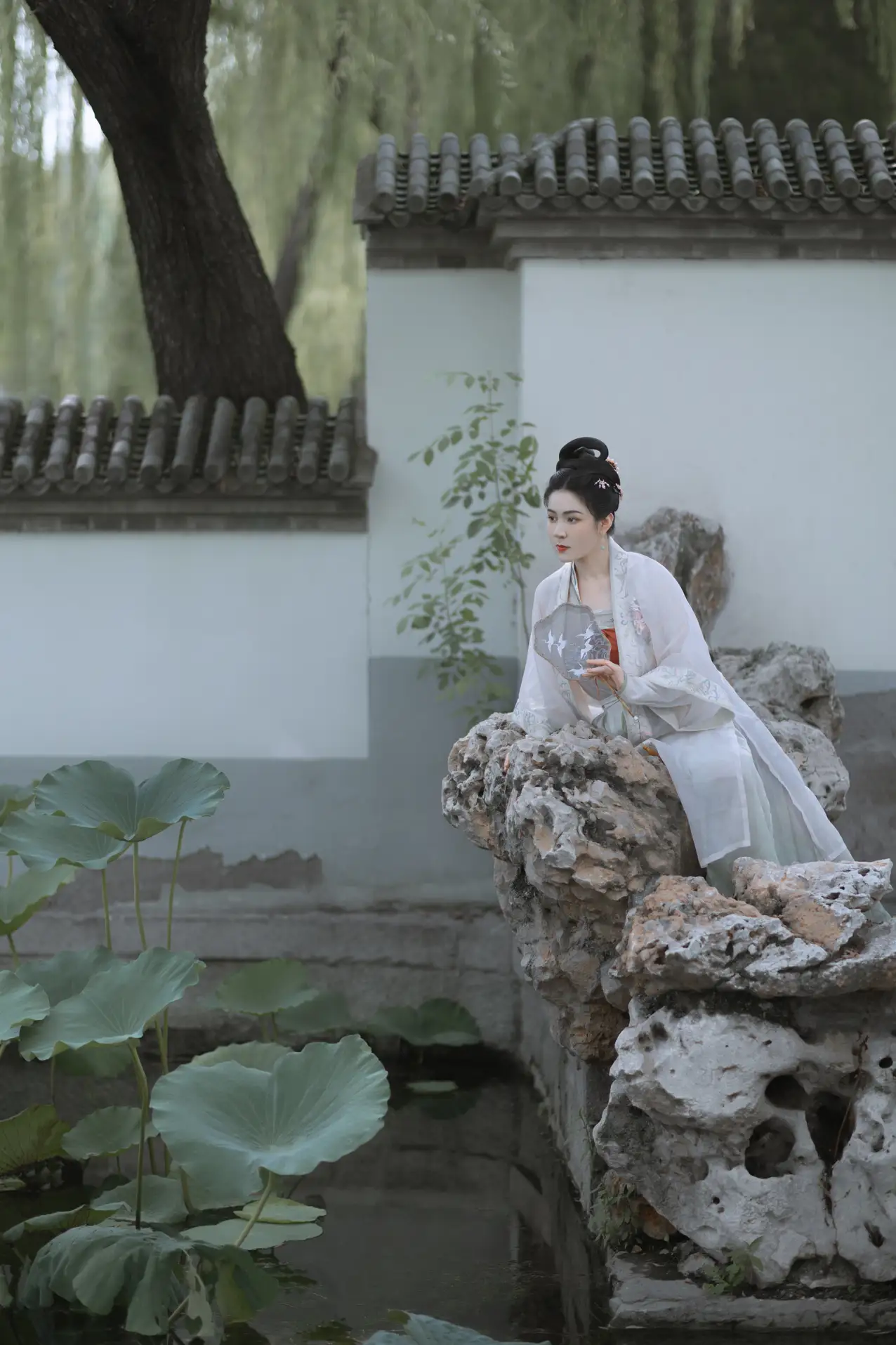 [艺图语] 2022.11.21 Vol.2495 – 陶然荷韵 周曦彤#[26P]-5