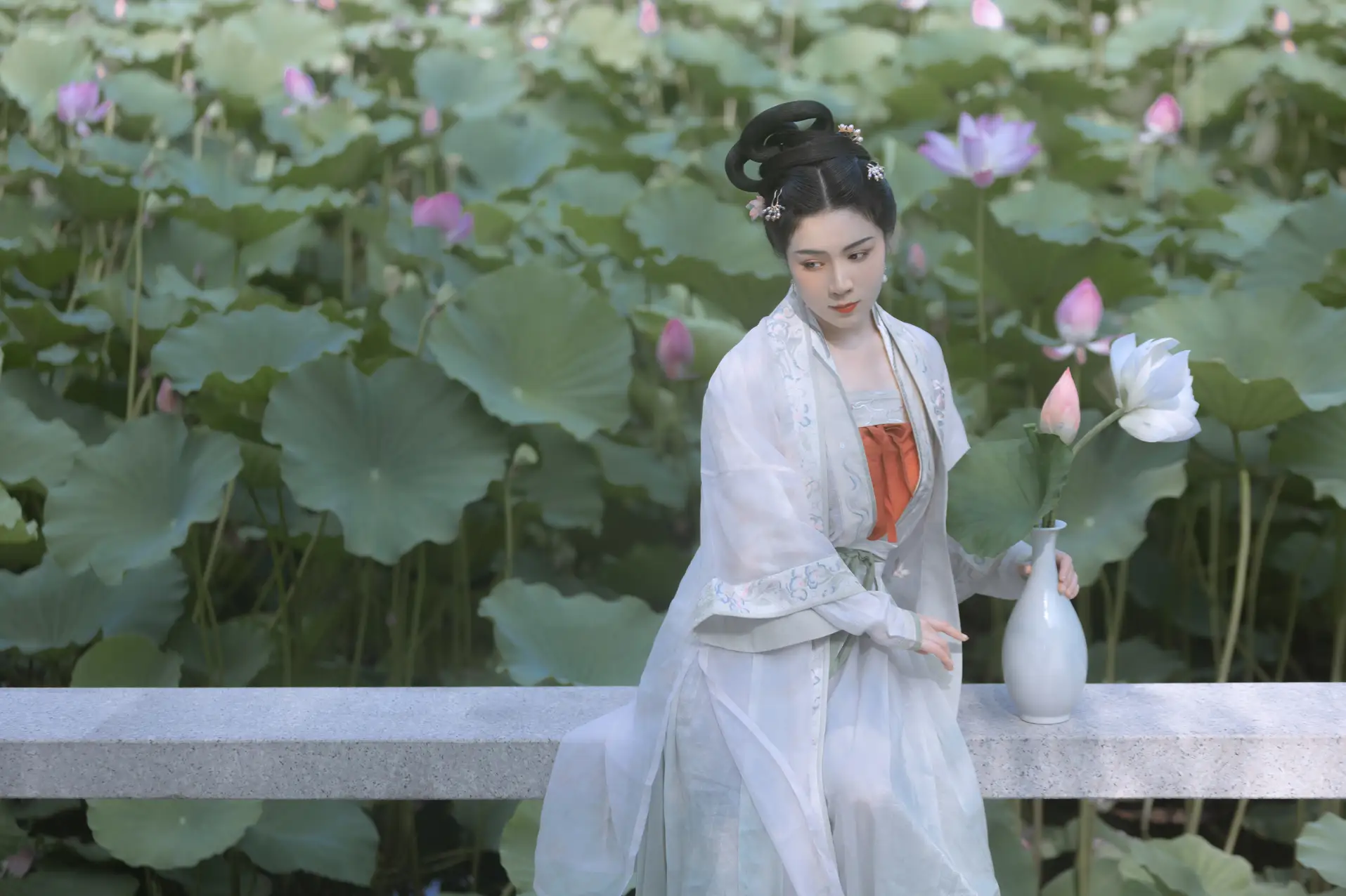 [艺图语] 2022.11.21 Vol.2495 – 陶然荷韵 周曦彤#[26P]-7