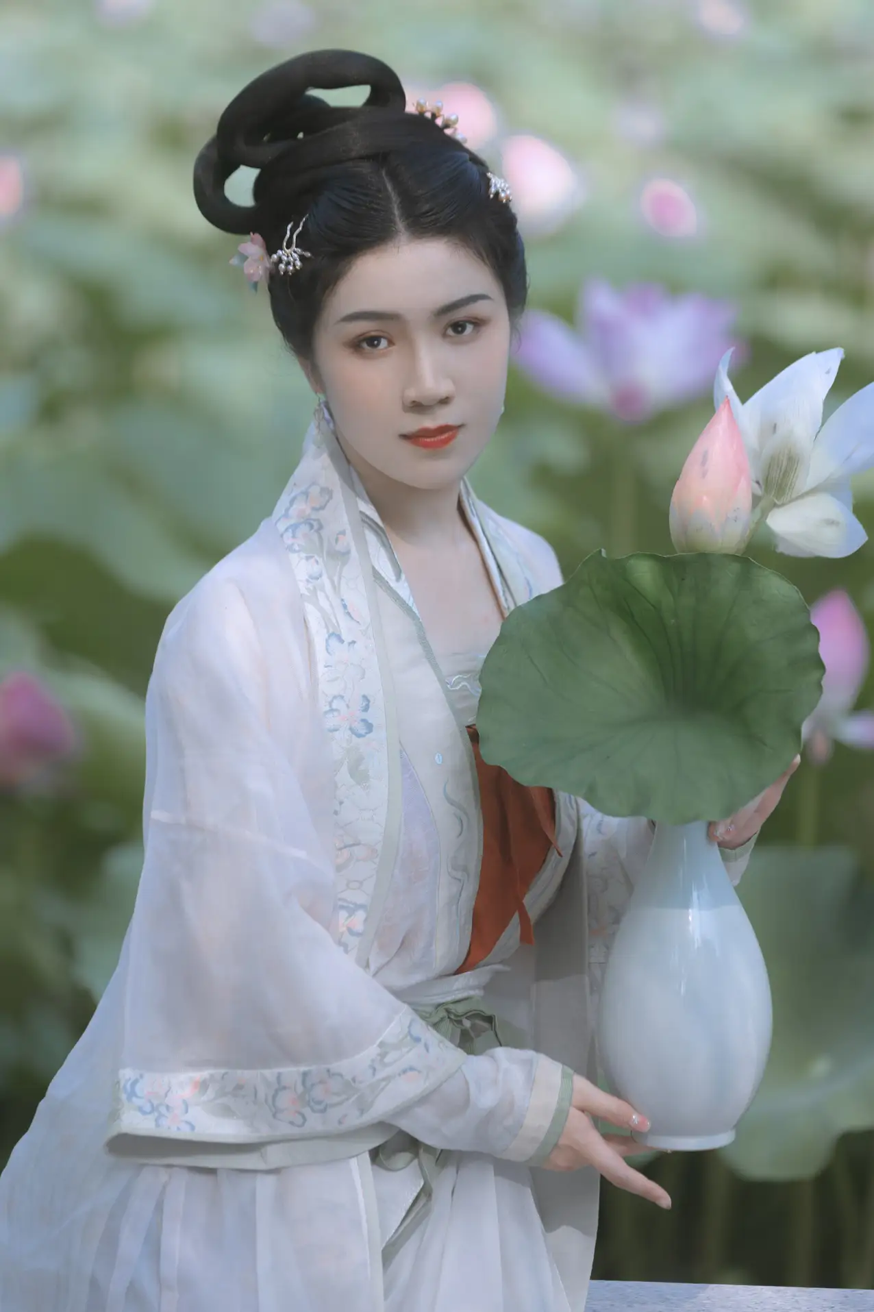 [艺图语] 2022.11.21 Vol.2495 – 陶然荷韵 周曦彤#[26P]-8